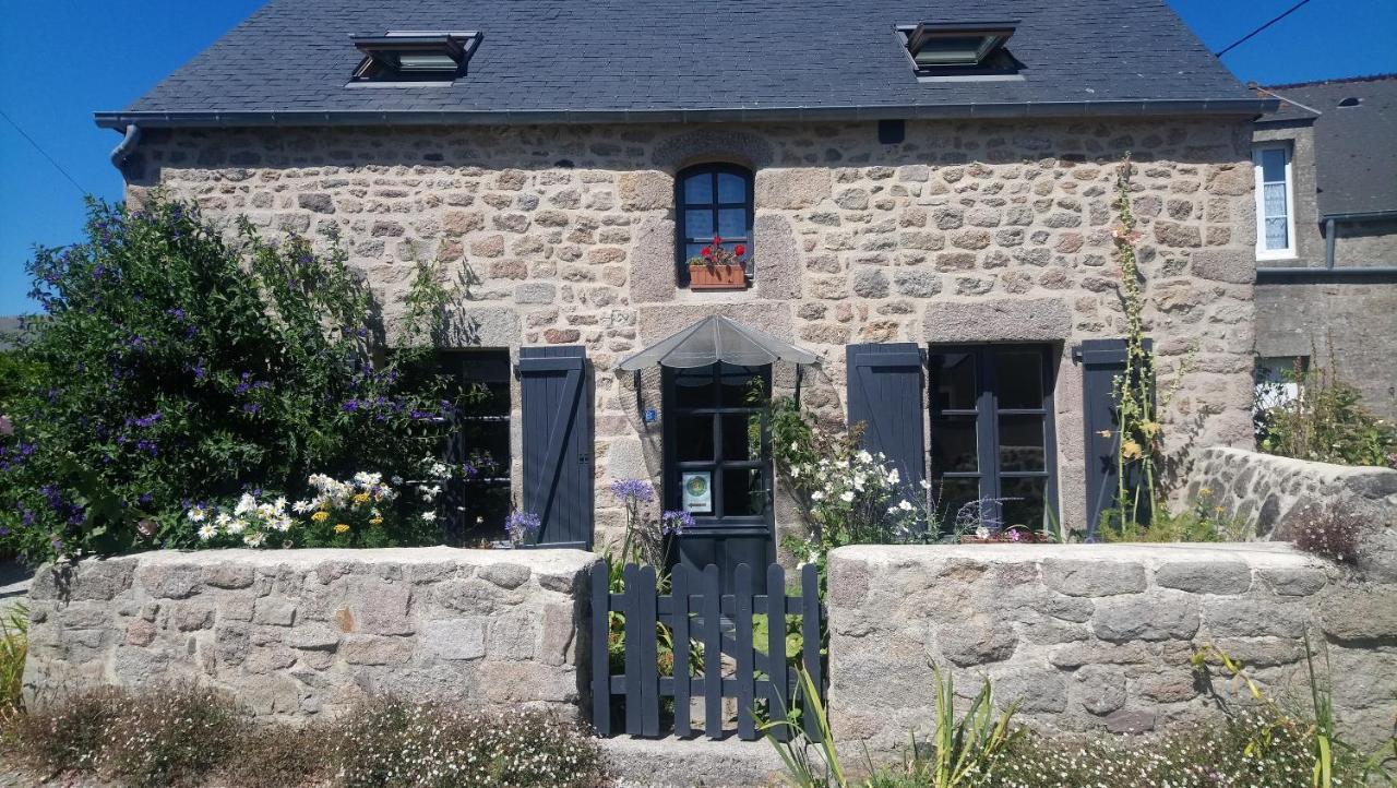 Entre Terre Et Mer Montfarville Exterior photo